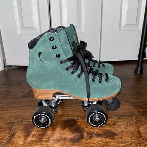 Moonlight Rollers - The Moon Boot